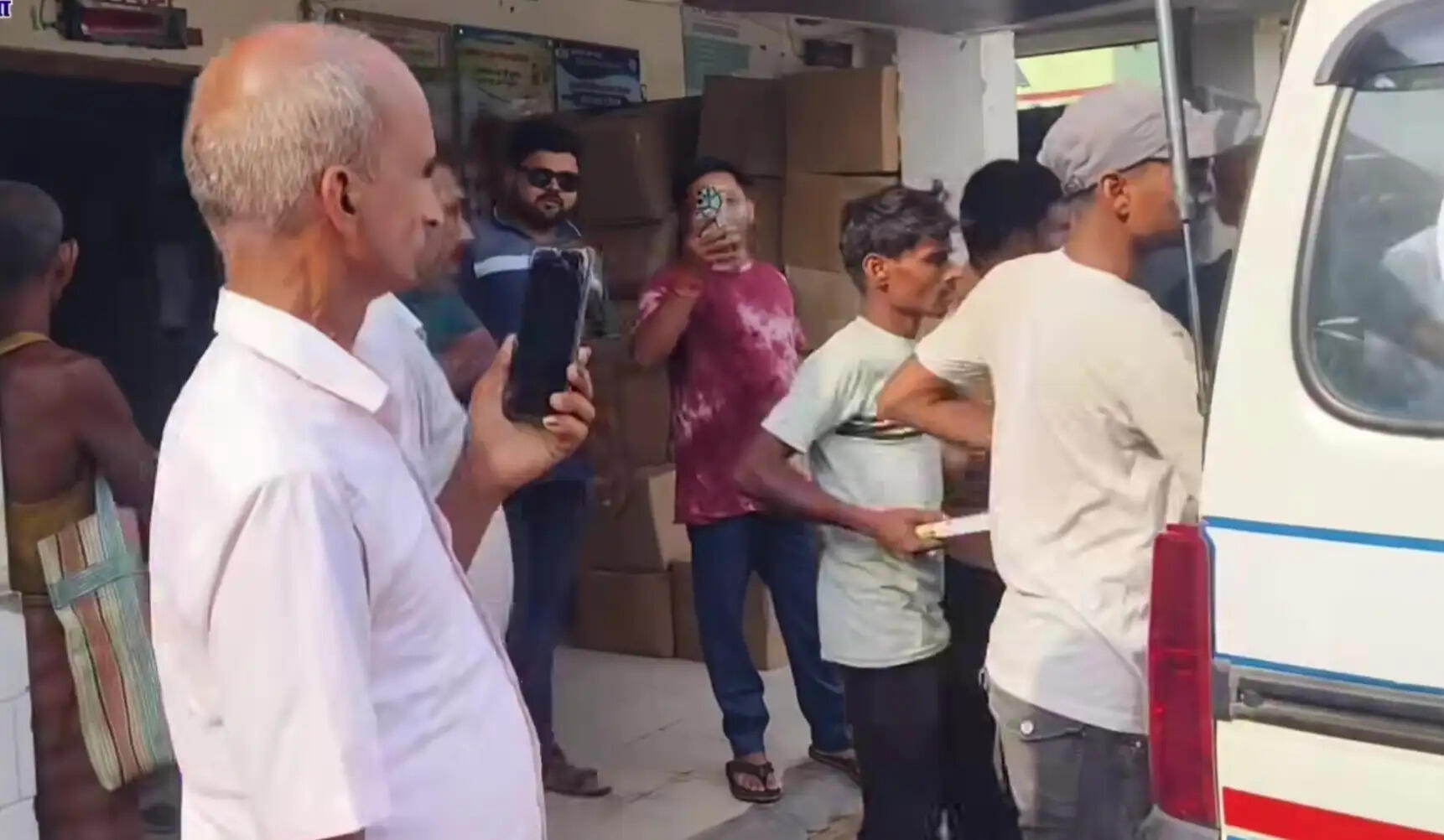 वज्रपात के चपेट में आने से खेत में मवेशी चरा रहे युवक की मौत
