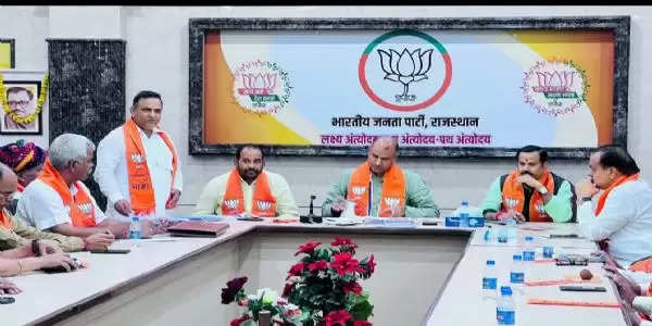 भाजपा ने दिल्ली में पांच संसदीय सीटों में चार दिग्गजों के काटे टिकट