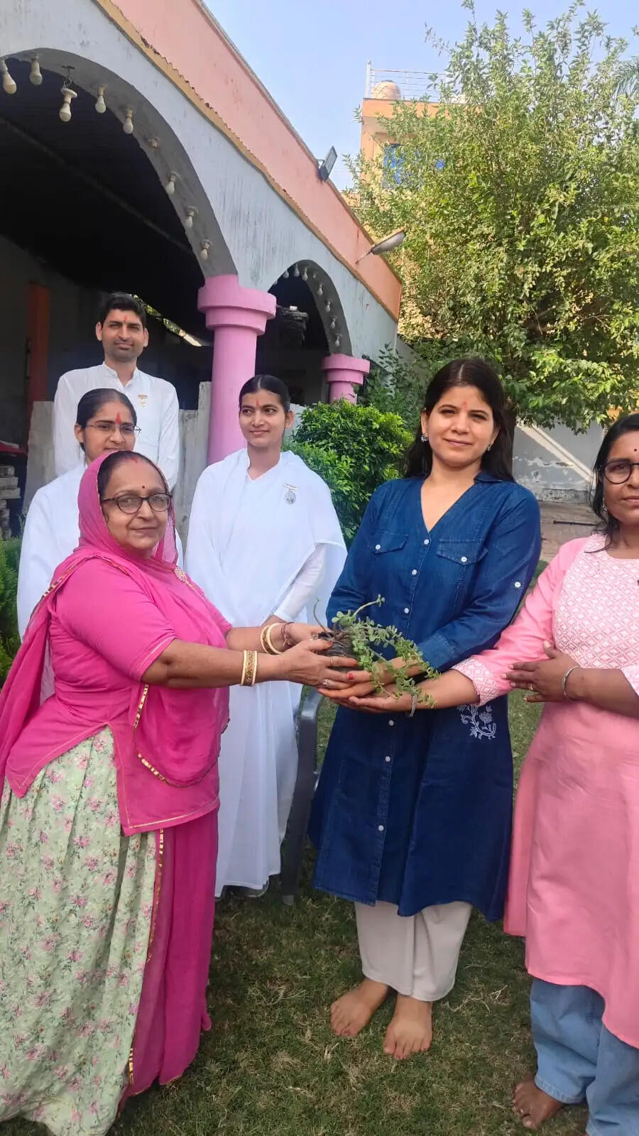 महिला स्वास्थ्य जागरूकता कार्यक्रम में योग, ज़ुम्बा,राजयोग व सीपीआर प्रशिक्षण