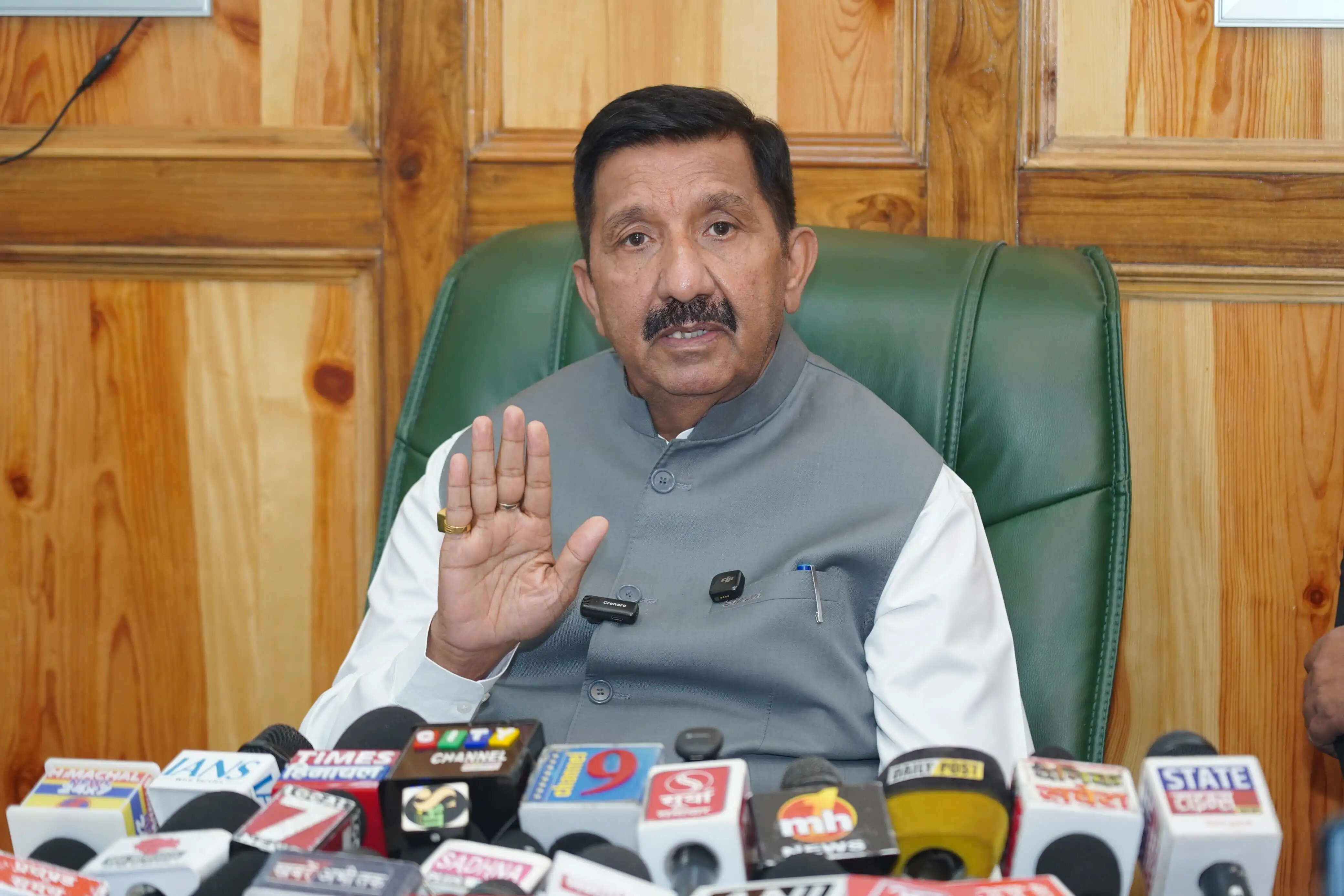 एचआरटीसी कर्मियों का चक्का जाम अवैध, एस्मा के तहत होगी कार्रवाई : उपमुख्यमंत्री मुकेश अग्निहोत्री