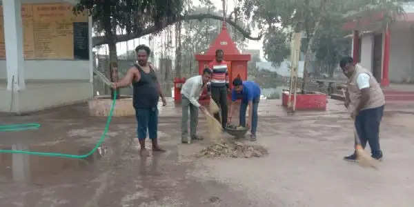 धमतरी : मंदिरों की हो रही सफाई, रामभक्तों में दिख रहा उत्साह