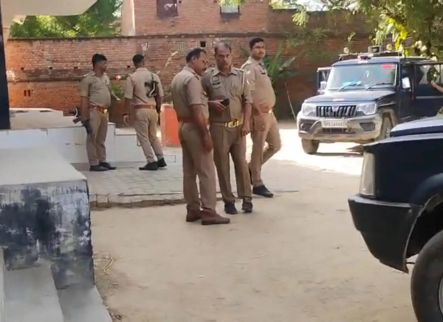 बिहार में जहरीली शराब कांड का कनेक्शन जौनपुर से, आरोपी की तलाश में बिहार पुलिस की छापेमारी