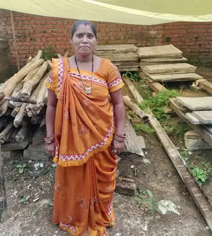 जांजगीर : मेहनत और आत्मविश्वास से सविता साहू बनीं आत्मनिर्भर, सेंट्रिंग सामग्री के व्यवसाय ने बदली आर्थिक स्थिति