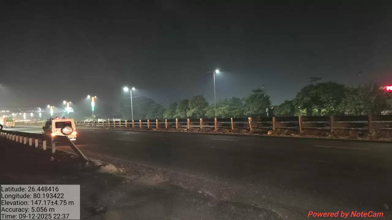 दुर्घटना-प्रवण क्षेत्रों में प्रकाश व संकेतक अनिवार्य : जिलाधिकारी