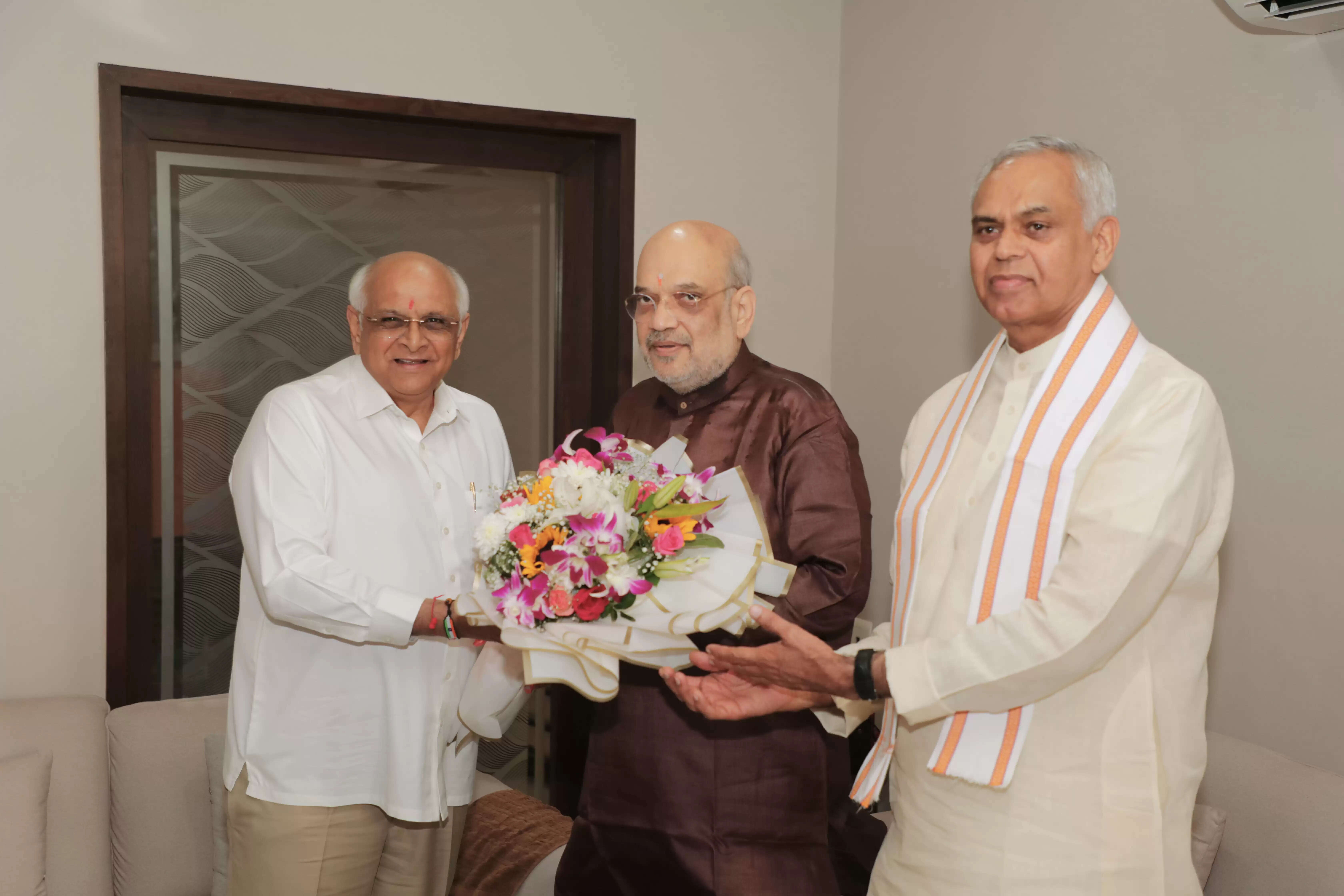 गृह मंत्री अमित शाह को जन्मदिन पर राज्यपाल-मुख्यमंत्री ने दी शुभकामनाएं