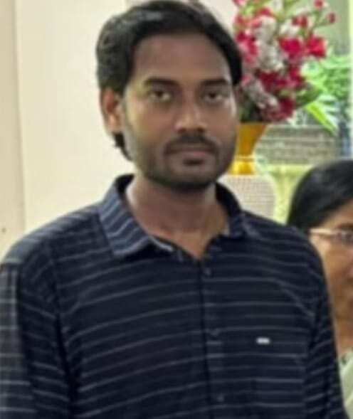 (रिपीट) इकलाैते बेटे ने माता-पिता की सिलबट्टे से की हत्या, आरी से पांच टुकड़े कर शवाें काे नदी में फेंका