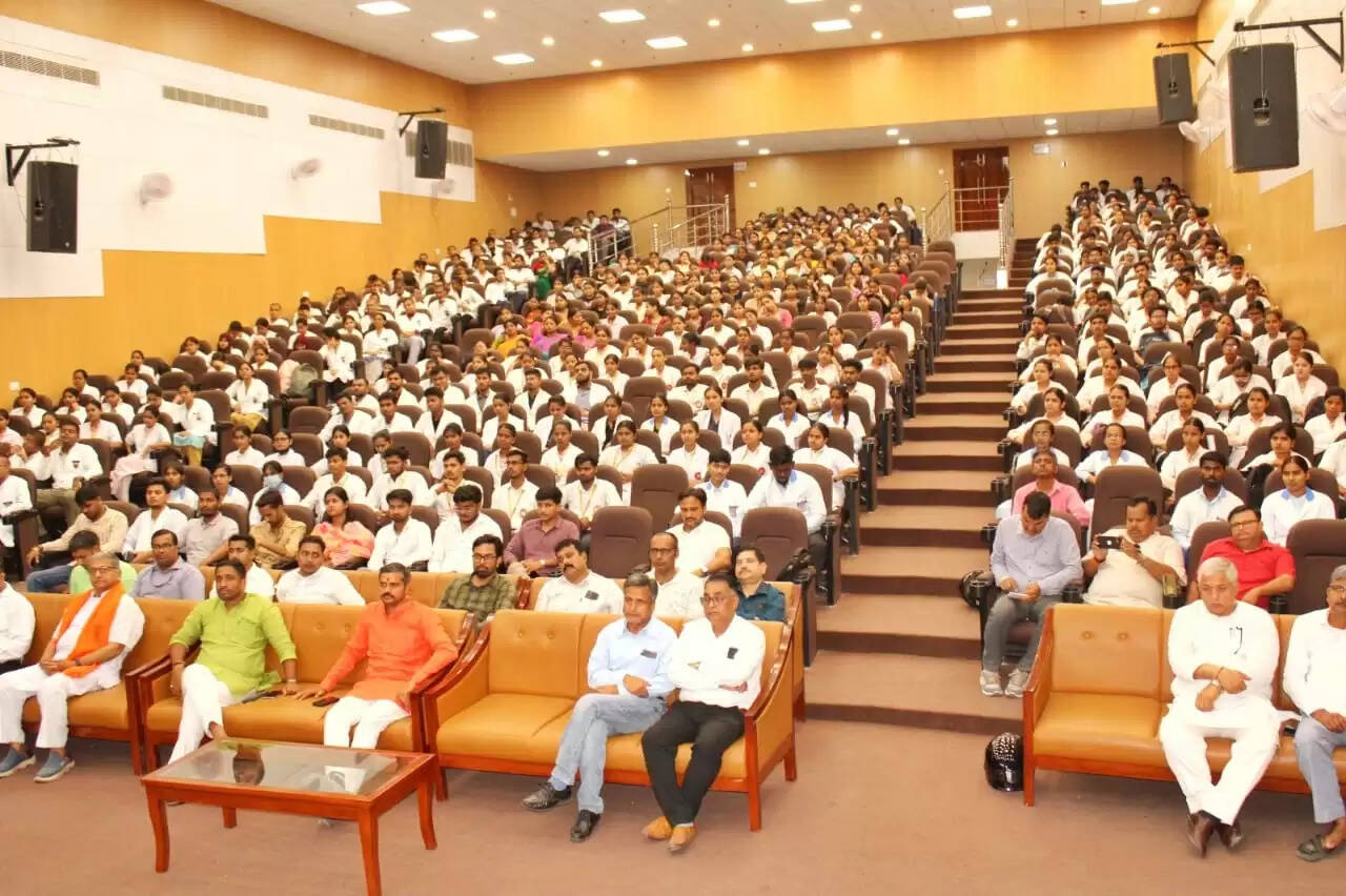 युवा अपने जीवन में राष्ट्रभाव को करें आत्मसात, समाज के प्रति समझें अपनी जिम्मेदारी : मुकुल कानिटकर