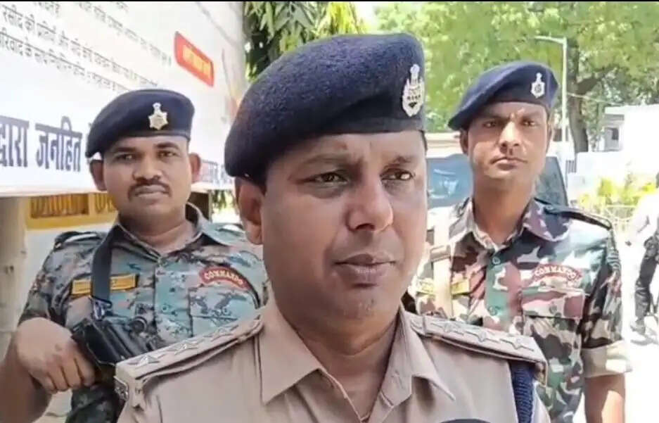 जांच घर का सामान चोरी, जांच में जुटी पुलिस
