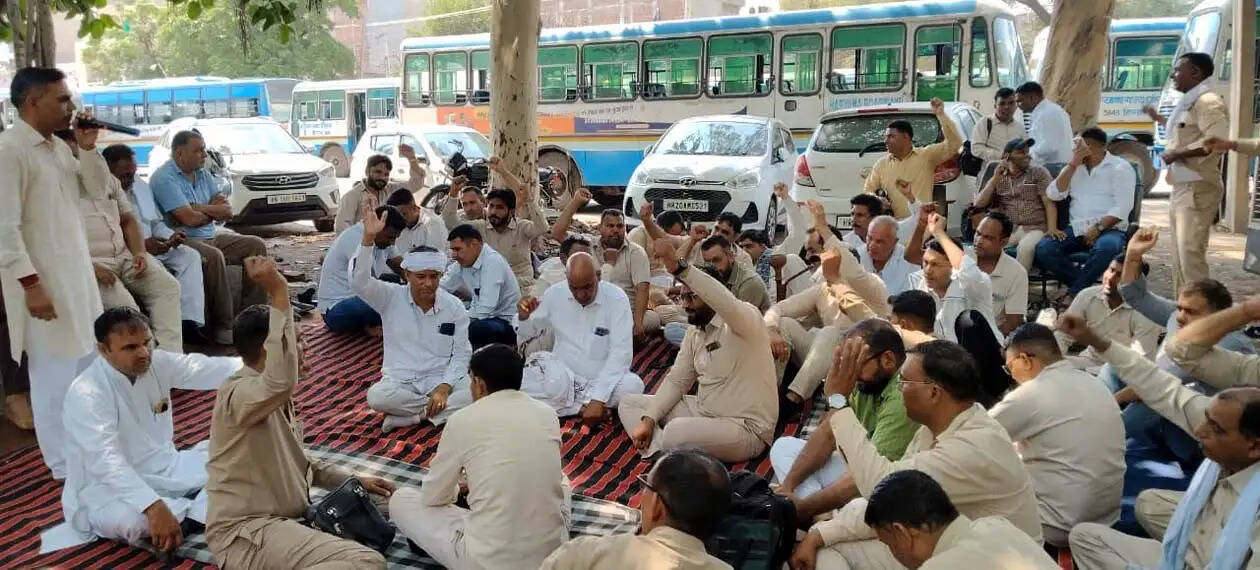 हिसार : दो माह बाद भी नहीं हुई जीएम को दिए गए मांगपत्र पर कार्रवाई : सांझा मोर्चा
