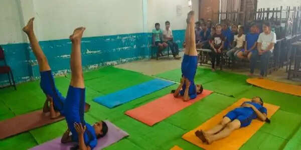 दर्रा में योगा ओलंपियाड का आयोजन, प्रतिभाओं ने दिखाई योग शक्ति