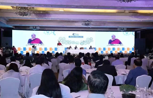 अमेरिका और ईयू के साथ जल्द ही व्यापार समझौते संपन्न होने की उम्मीद: वित्त मंत्री