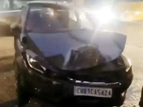 फरीदाबाद में स्कूल बस समेत कई वाहन टकराए, चालक जख्मी