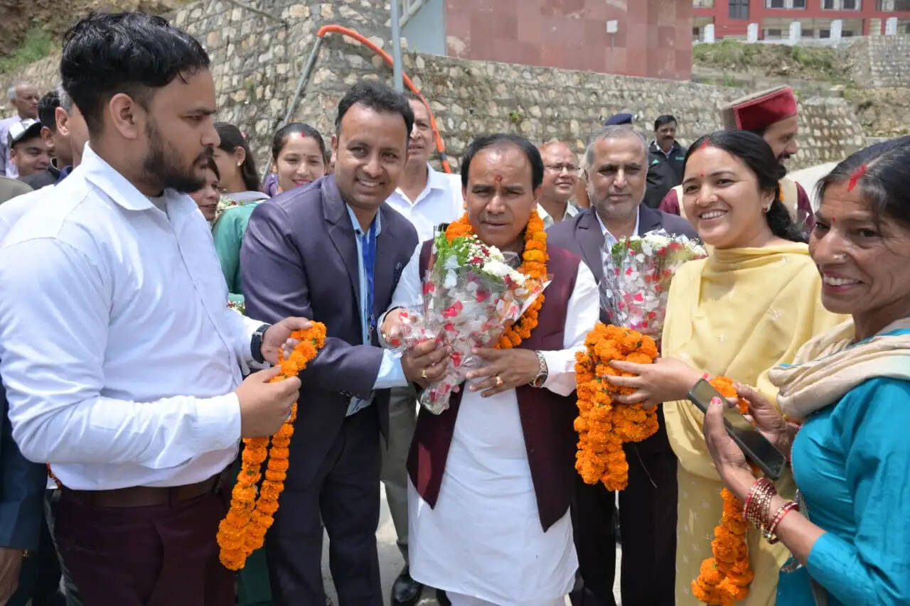 रंगारंग प्रस्तुतियों के साथ वार्षिकोत्सव का शुभारंभ