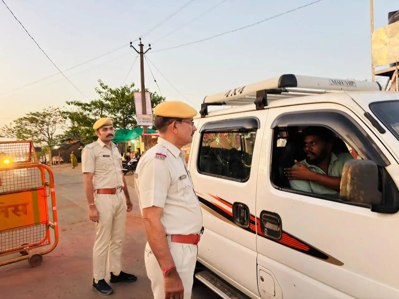 पुलिस सघन नाकाबंदी से अपराधियों में हड़कंप: 810 नाकाबंदी पॉइंट्स पर 47 हजार से ज्यादा वाहनों की जांच