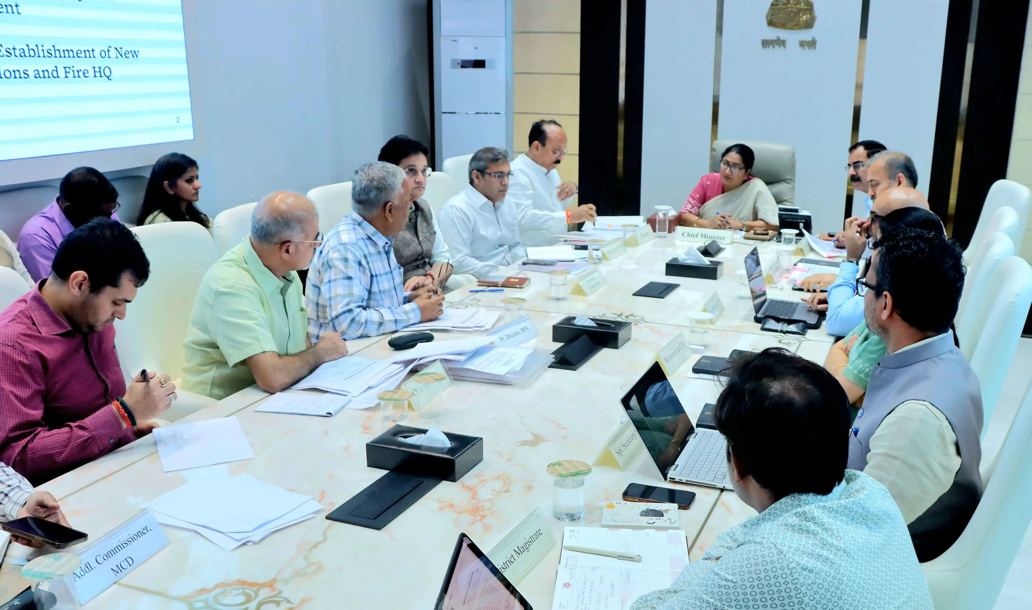 आग की घटनाओं से प्रभावी बचाव के लिए बनेगा फायर फाइटिंग मास्टर प्लान :रेखा गुप्ता