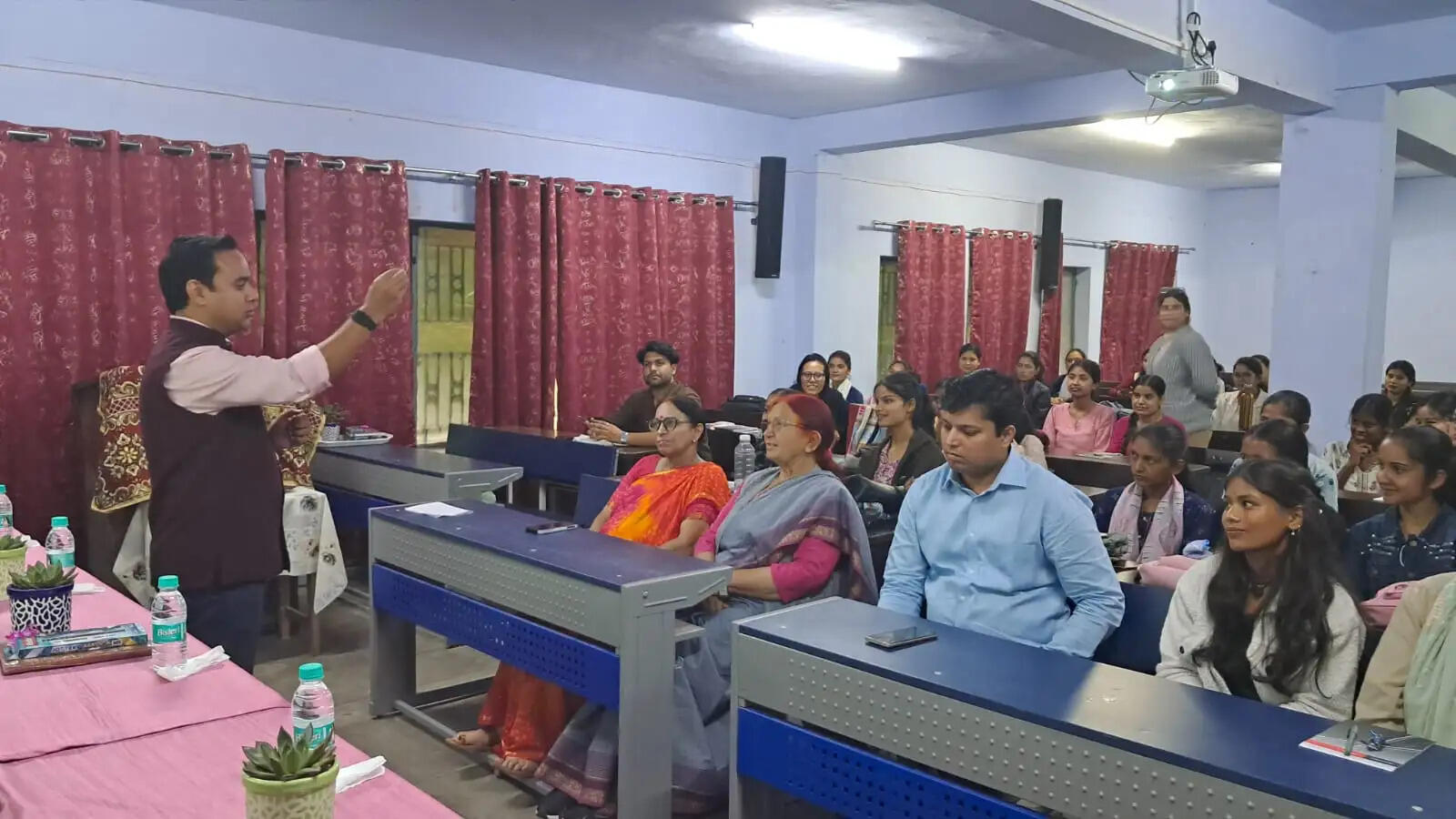 रोजगार के लिए डिग्री के साथ कौशल भी जरूरी