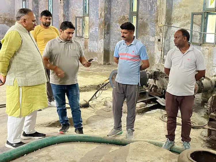 सोनीपत में पेयजल संकट पर सख्त हुए मेयर, बूस्टिंग स्टेशनों का किया औचक निरीक्षण