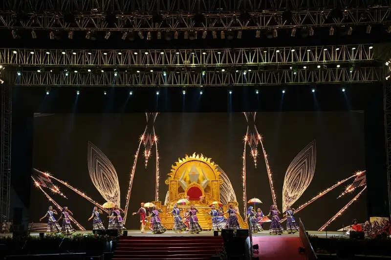 वाराणसी में महानाट्य के मंचन के दूसरे दिन जीवंत हुए सम्राट विक्रमादित्य के जीवन से जुड़े प्रसंग