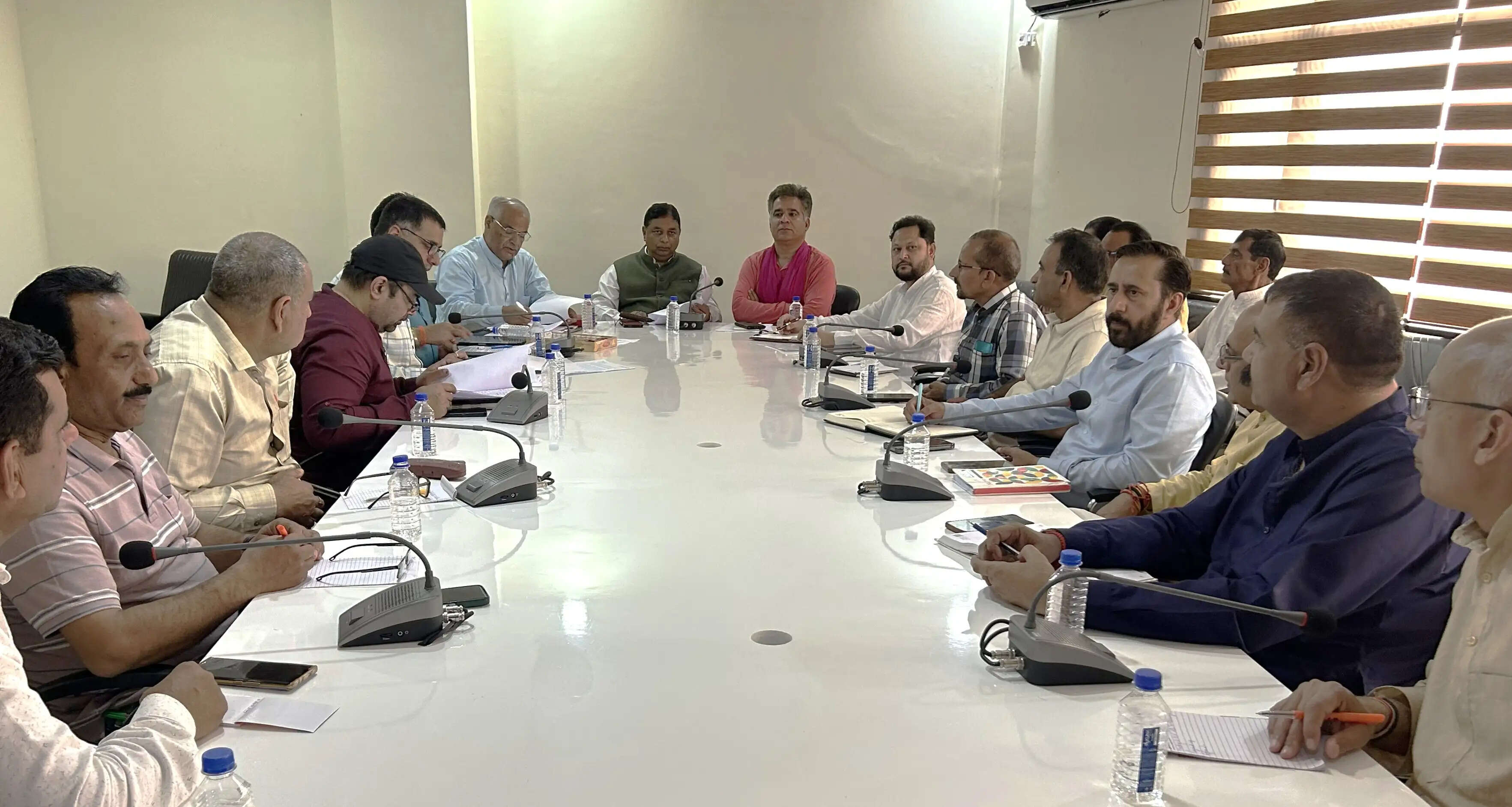 भाजपा ने 6 अप्रैल को अपने स्थापना दिवस कार्यक्रमों के लिए तैयारी बैठक आयोजित की