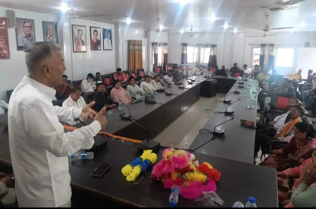 बदरी-केदार मंदिर समिति भंग कर निष्पक्ष जांच की मांग, कांग्रेस का प्रदर्शन