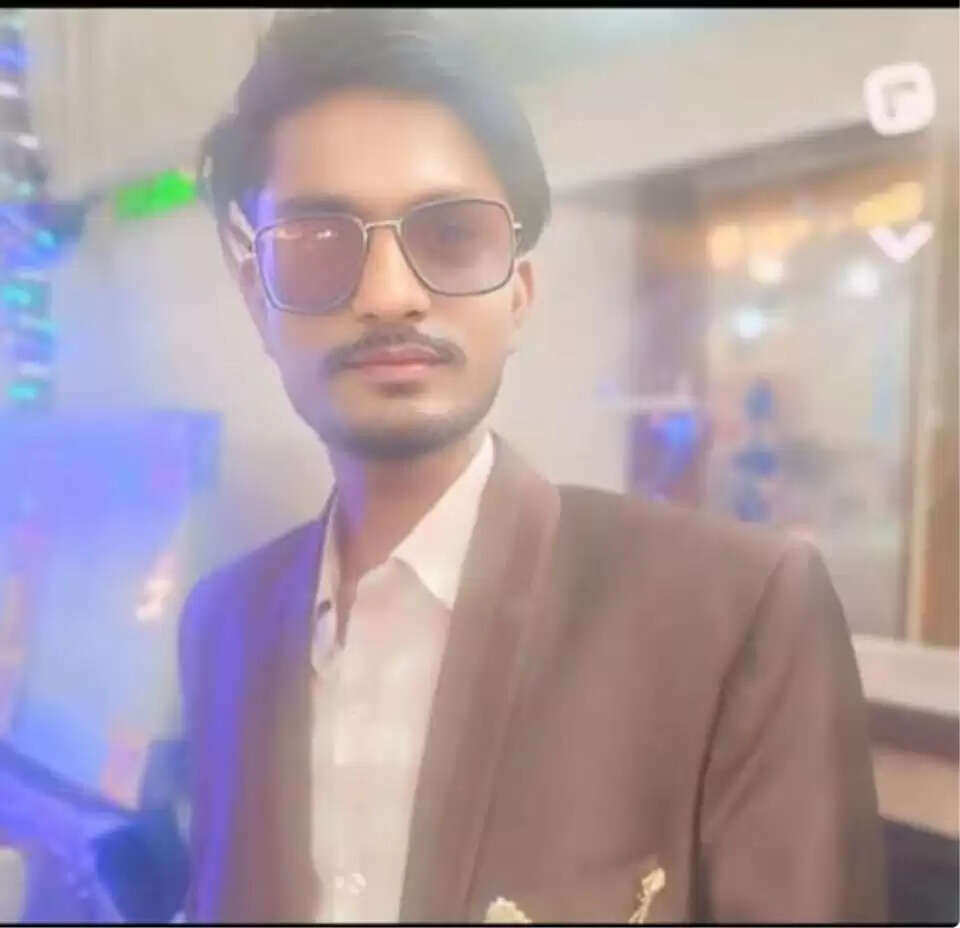 प्रेमिका के घर के बाहर बेहोशी हालत में मिला युवक, अस्पताल में तोड़ा दम