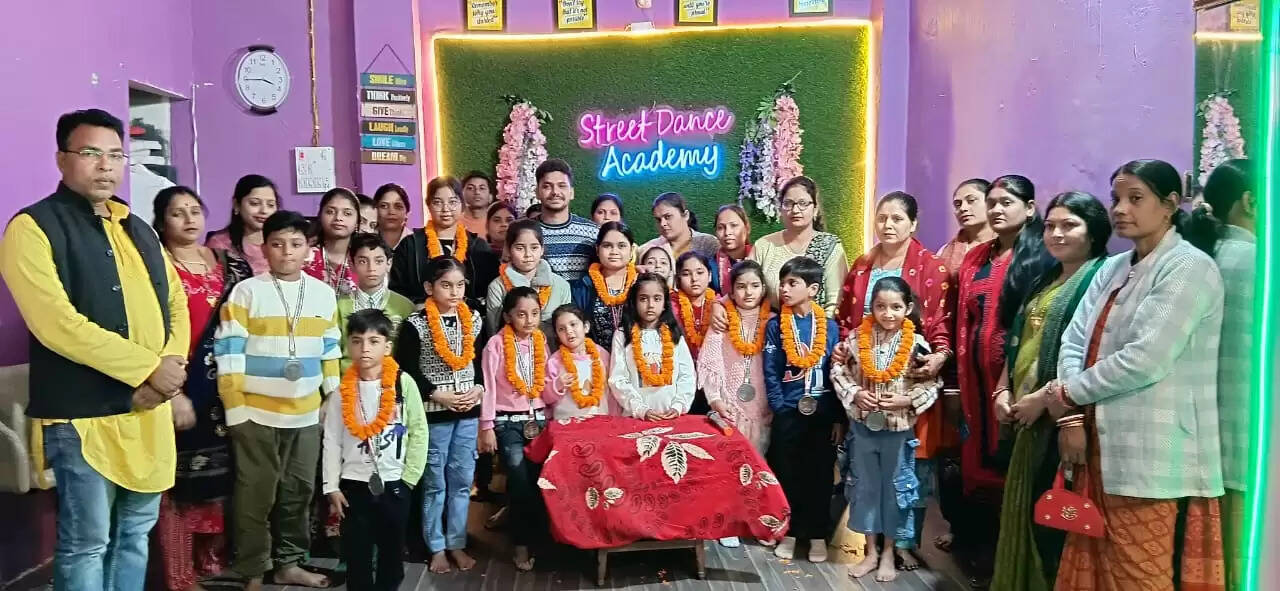 डांस एकेडमी के बच्चों ने राज्यस्तरीय नृत्य प्रतियोगिता में परचम लहराया