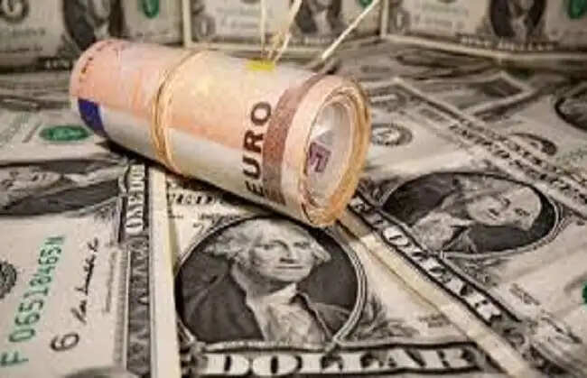 विदेशी मुद्रा भंडार 10.29 अरब डॉलर घटकर 688.06 अरब डॉलर पर