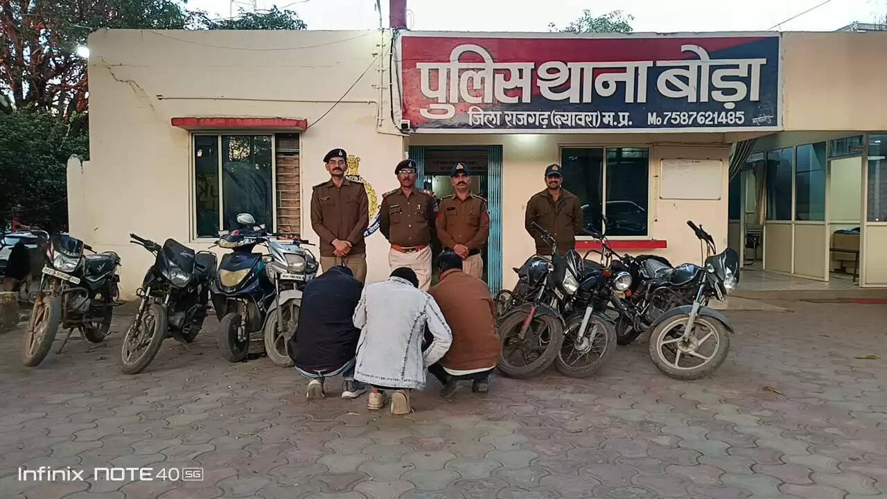 राजगढ़ः सट्टा पर्ची लिखते तीन पकड़ाए, साढ़े सात लाख से अधिक का मशरुका जब्त