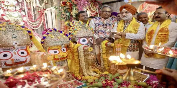 उपराज्यपाल कमला नगर में 21वें जगन्नाथ रथ यात्रा में हुए शामिल