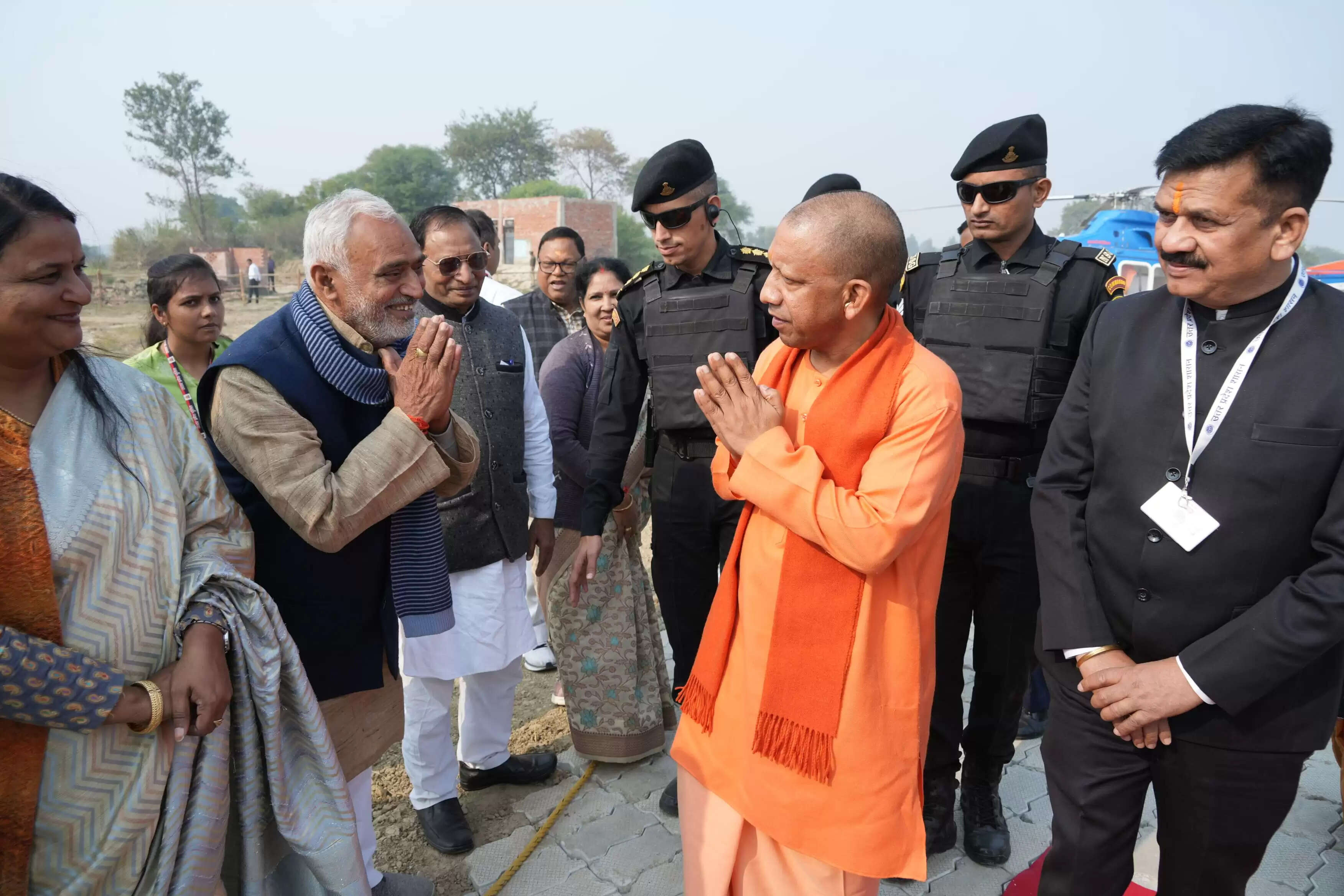 जौनपुर पहुंचे मुख्यमंत्री योगी , राज्यमंत्री गिरीशचंद यादव के पिता के निधन पर जताया दुख, दी श्रद्धांजलि