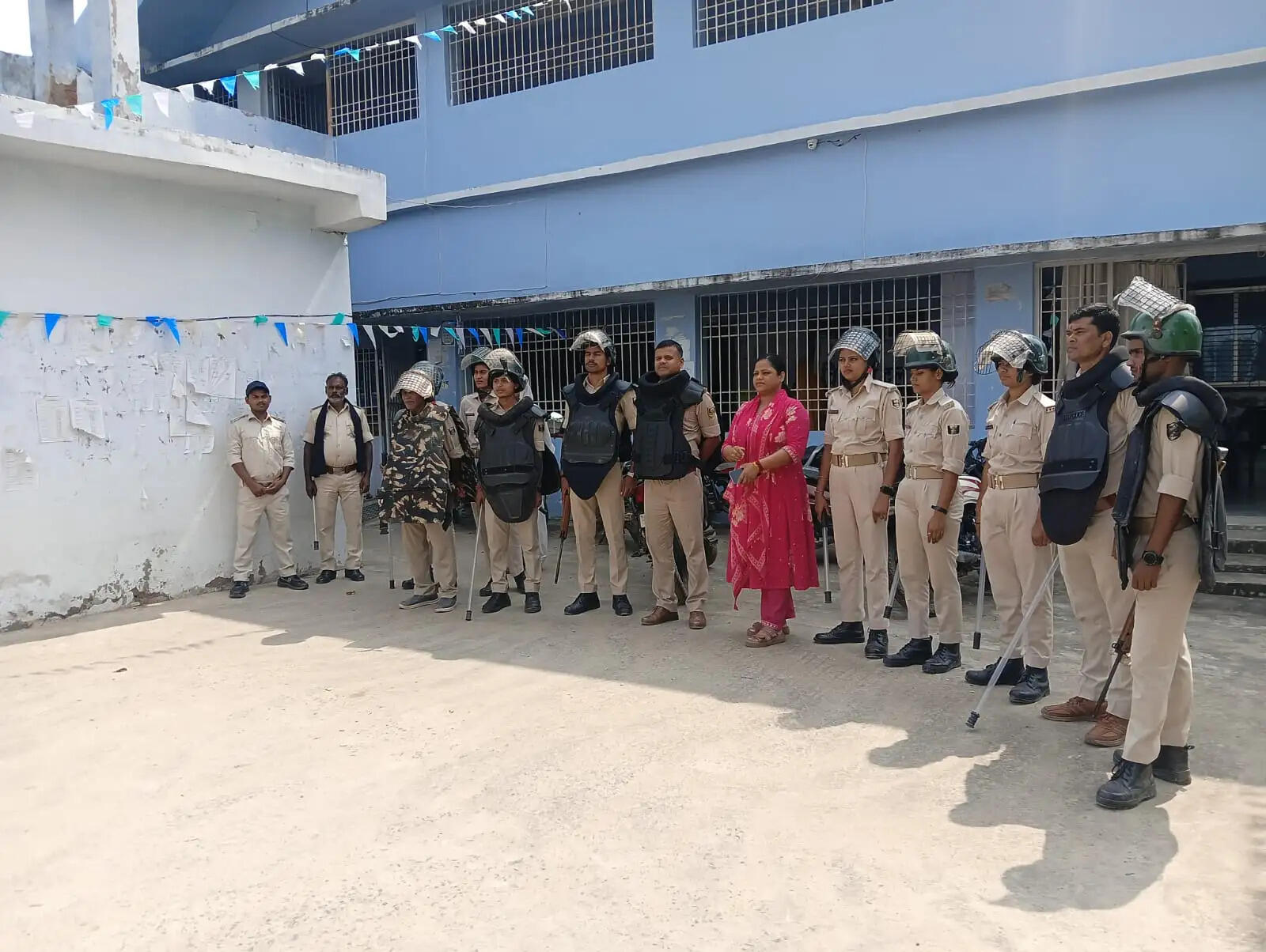 मुख्य चुनाव आयुक्त समेत पीएम व गृहमंत्री का पुतला फूंका