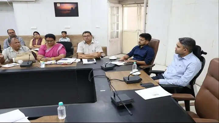 भोपालः कलेक्टर ने की मेट्रो परियोजना की समीक्षा, भूमि अधिग्रहण मामलों के त्वरित निराकरण के निर्देश