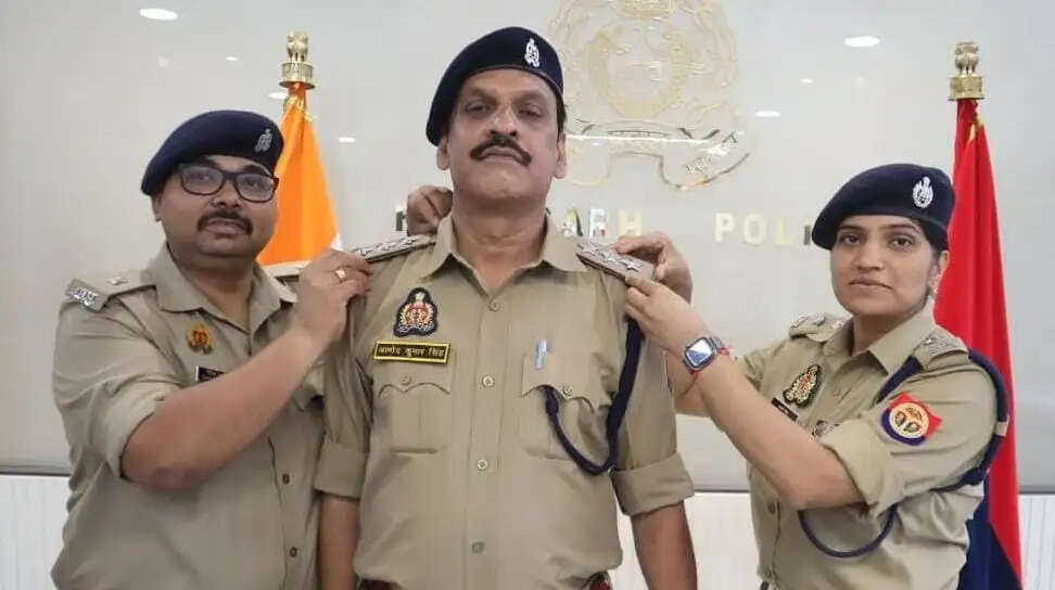 मोहम्मदाबाद इंस्पेक्टर आमोद कुमार सिंह सीओ बने