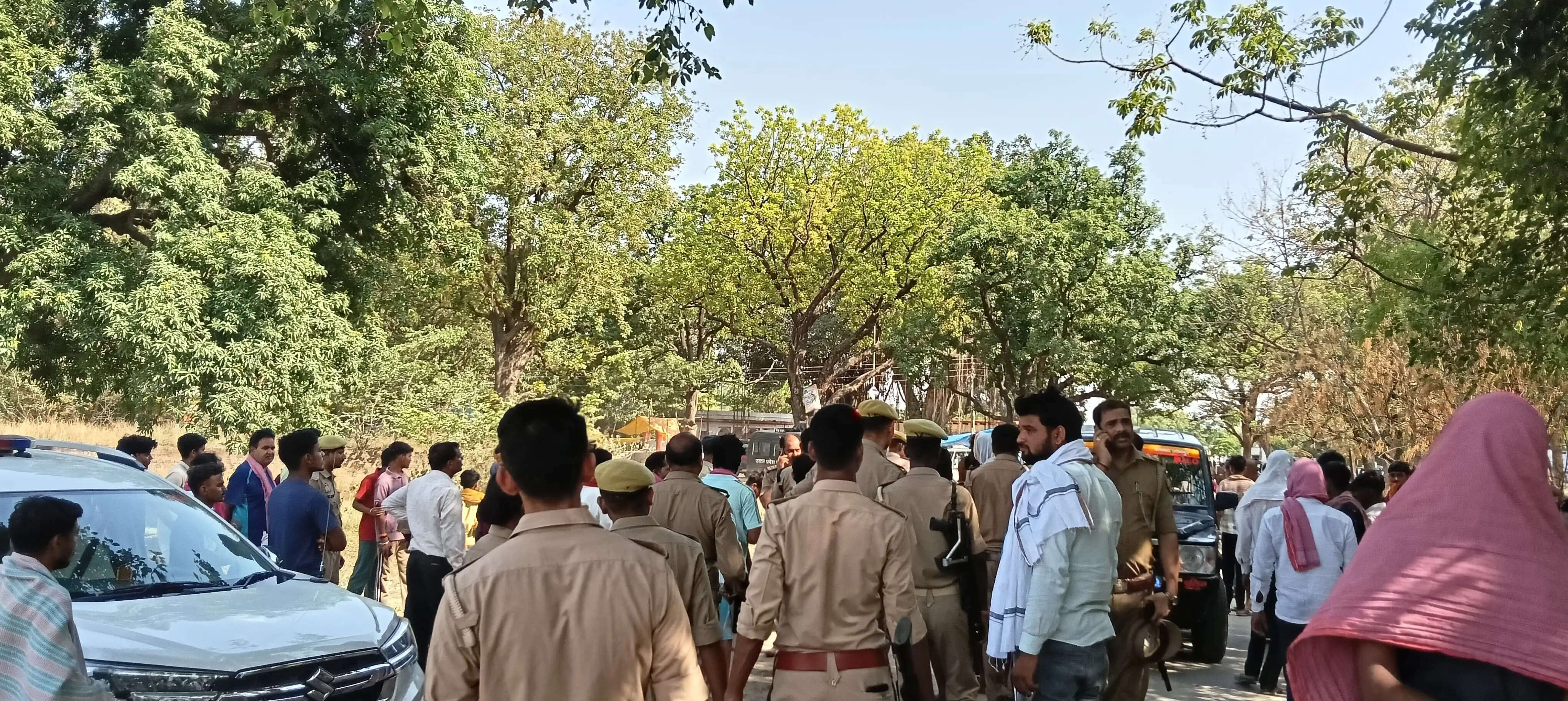 जमीन विवाद में मोबाइल टावर पर चढ़े युवक की गिरकर मौत