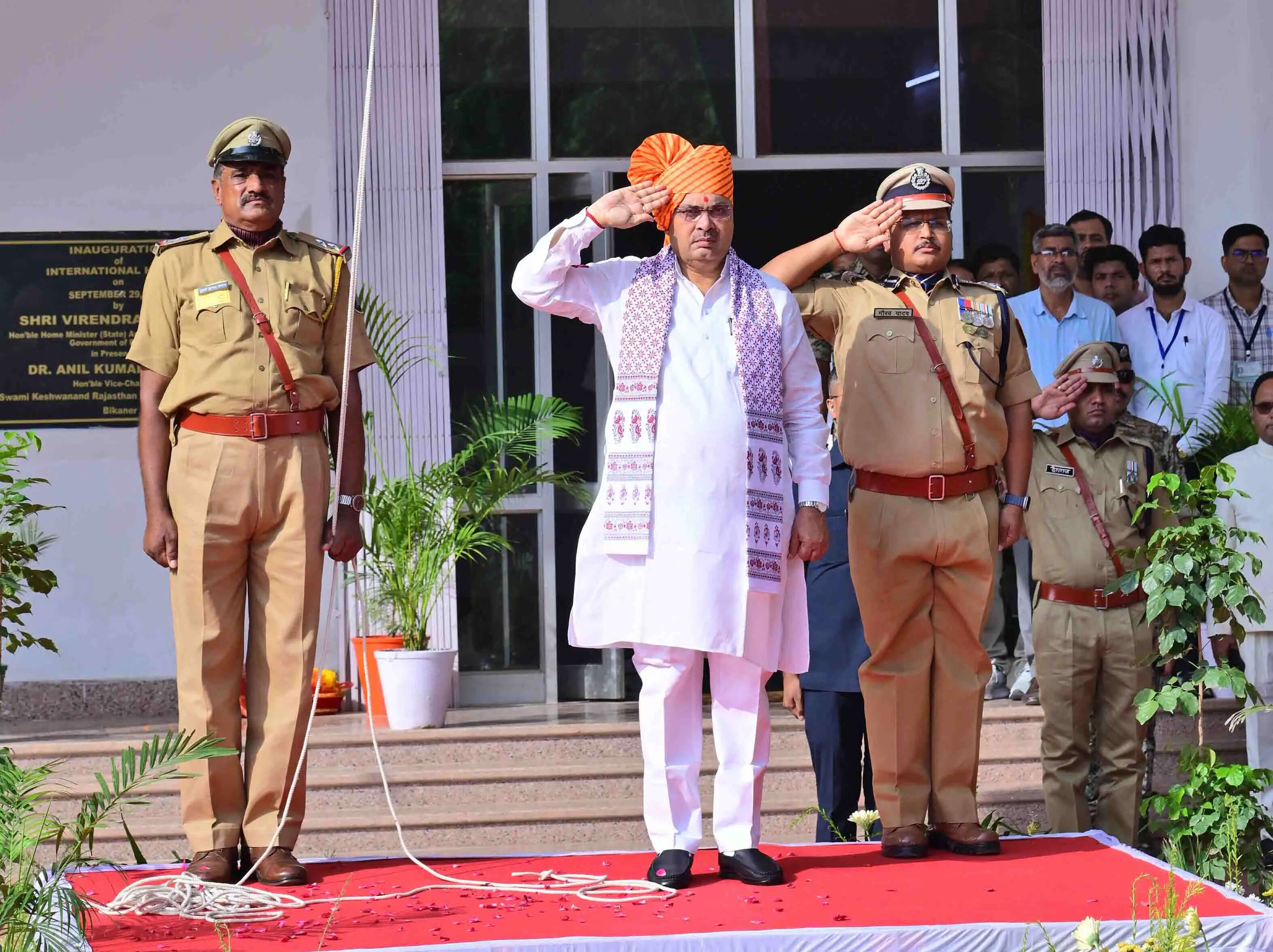 मुख्यमंत्री भजनलाल शर्मा ने बीकानेर के स्वामी केशवानंद राजस्थान कृषि विश्वविद्यालय में किया ध्वजारोहण