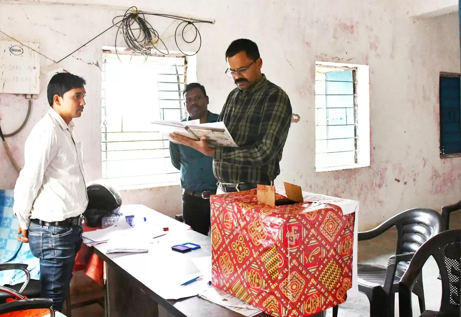 सुशासन तिहार: कलेक्टर एवं जिला पंचायत सीईओ ने विभिन्न ग्राम पंचायतों का किया निरीक्षण