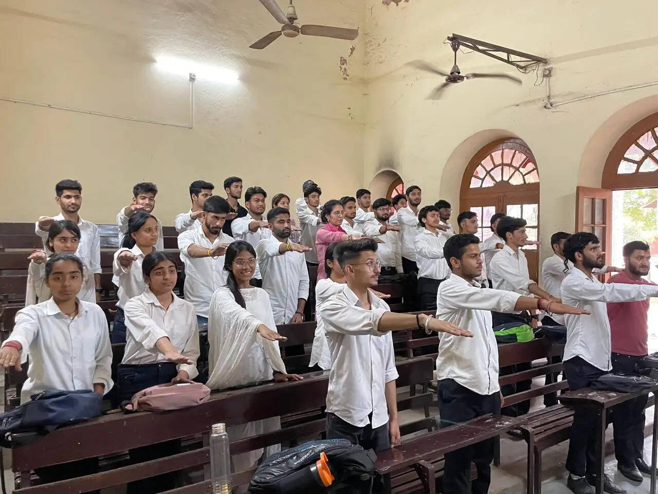 एनएसएस स्वयंसेवकों ने शपथ समारोह के साथ डॉ. बी.आर. अंबेडकर की जयंती मनाई