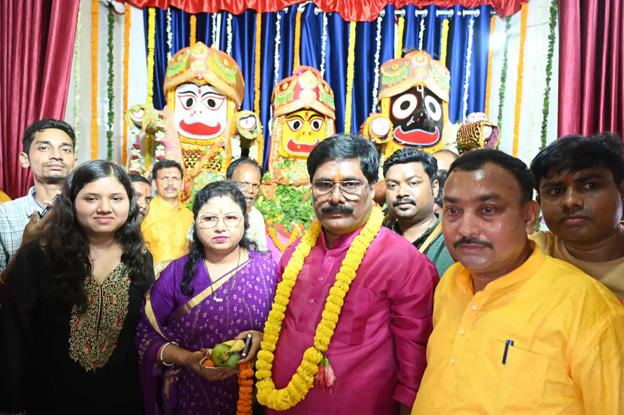 भगवान जगन्नाथ स्वामी का रथ खींचने के लिए उमड़ा जन सैलाब