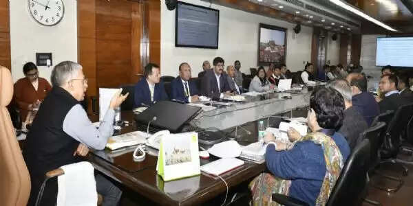 मुख्य सचिव ने सभी जिलाधिकारियों के साथ की सरकारी योजनाओं की समीक्षा