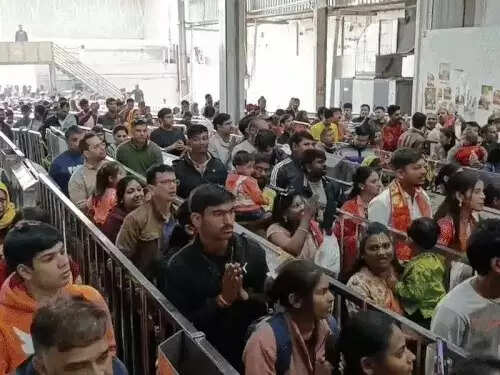 खाटूश्यामजी में पुत्रदा एकादशी व नववर्ष मेला शुरू, श्रद्धालुओं का सैलाब उमड़ा