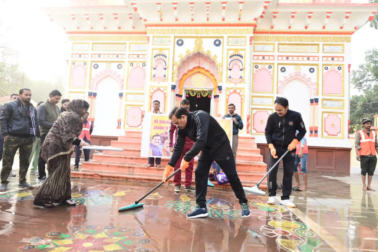 पन्ना में राम मंदिर से स्वच्छता अभियान शुरू, वीडी शर्मा बोले- 22 जनवरी को नया इतिहास लिखा जाएगा