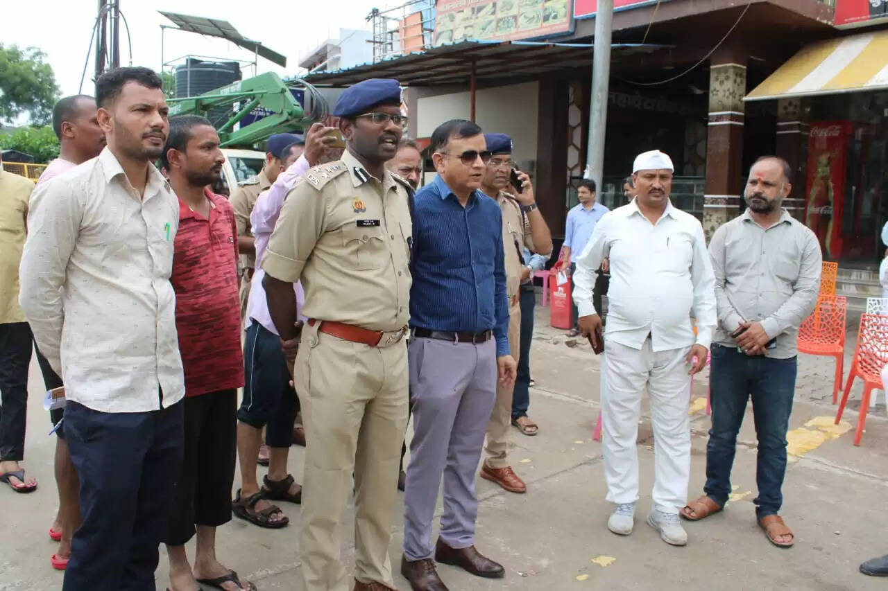 उप्र के चित्रकूट की मंदाकिनी नदी में आई बाढ़, रामघाट मुख्य मार्ग पर चल रहीं नावें