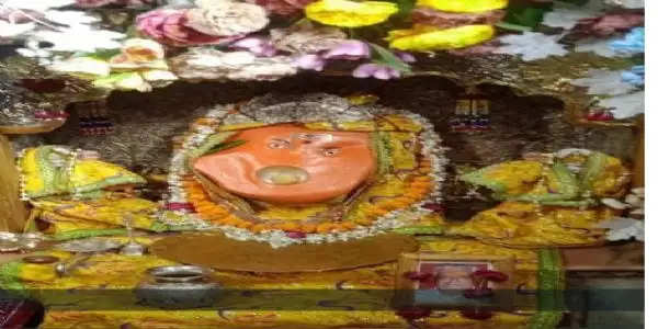 गुरु पुष्य नक्षत्र में गणेश मंदिरों में गजानन का पंचामृत अभिषेक