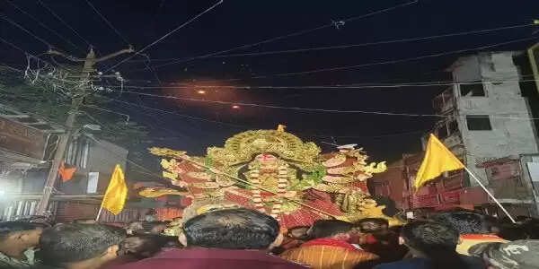 डोली में सवार होकर विदा होती हैं माँ दुर्गा: फारबिसगंज की अनूठी विसर्जन परंपरा