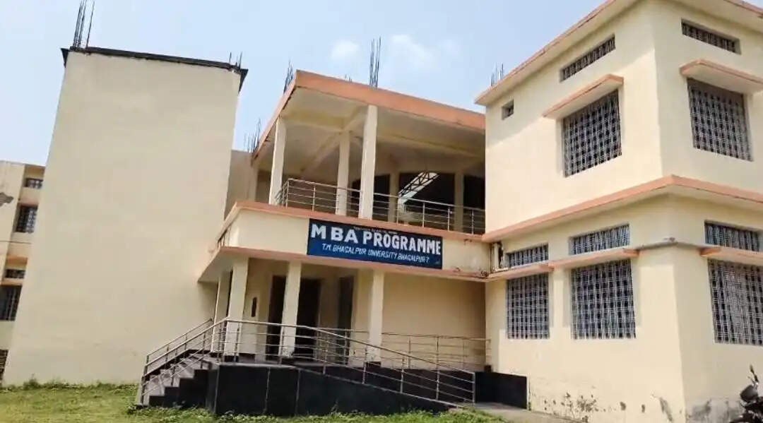 वेतन नहीं मिलने से एमबीए विभाग के कर्मचारी बेहाल
