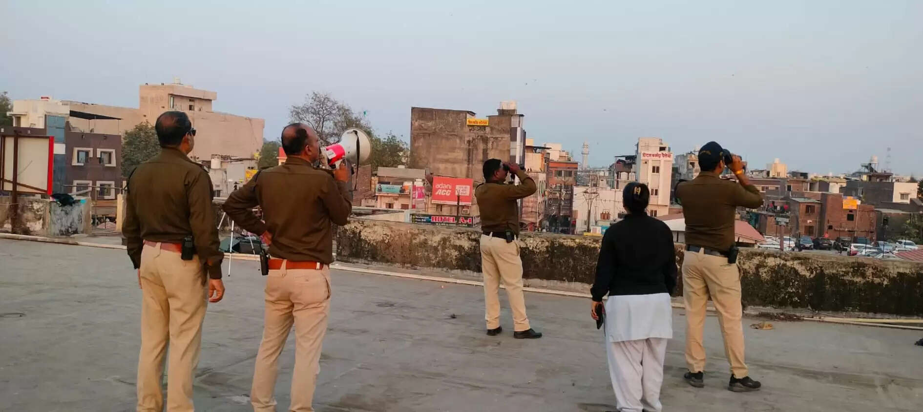 चायना डोर: अत्याधुनिक ड्रोन से छतों पर पुलिस रख रही निगरानी