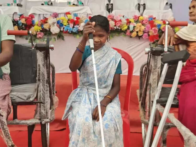 सुशासन की रोशनी से संवर रहे हैं जीवन, नेत्रहीन इंद्राणी की राह पहले से हुई आसान