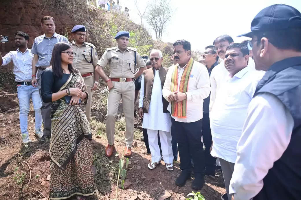 कुम्हारी हादसे में मृत और घायलों के परिजनों को हर संभव सहायता दी जाएगी : विजय शर्मा