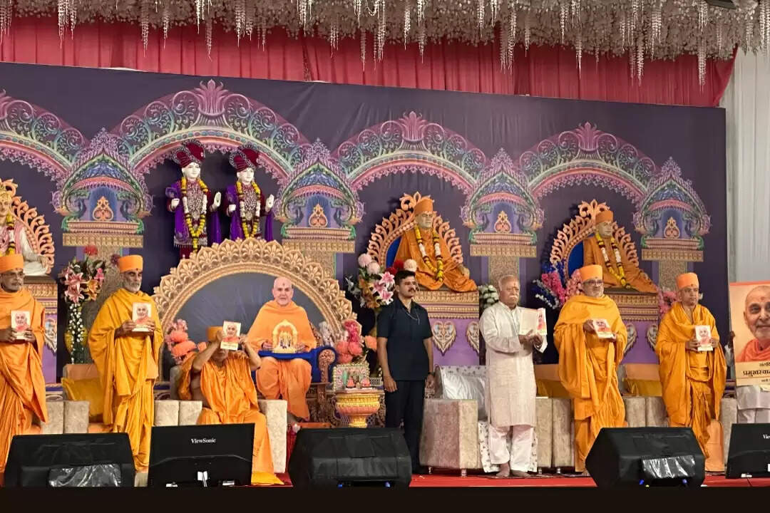 “जीवन उत्कर्ष महोत्सव” का शुभारंभ, मुख्यातिथि के रूप में संघ प्रमुख मोहन भागवत रहे उपस्थित