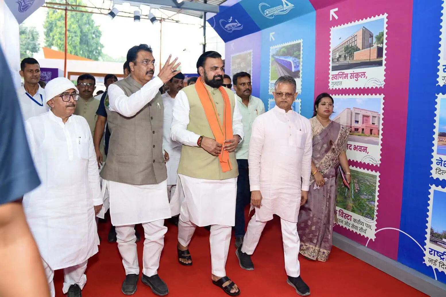 प्रधानमंत्री नरेंद्र मोदी के जीवन की यात्रा पर भाजपा प्रदेश कार्यालय में प्रदर्शनी का आयोजन